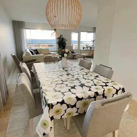 شقة Penthouse With View Near The Ironman Centre *