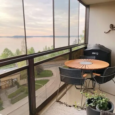 شقة Penthouse With View Near The Ironman Centre